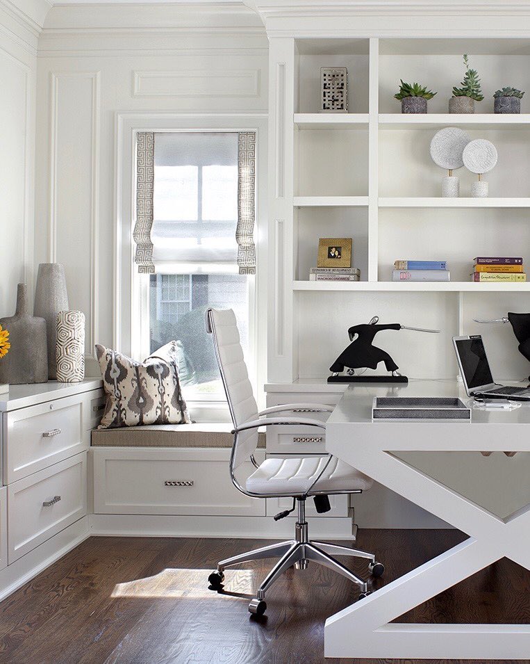 warna putih untuk desain ruang kerja kecil