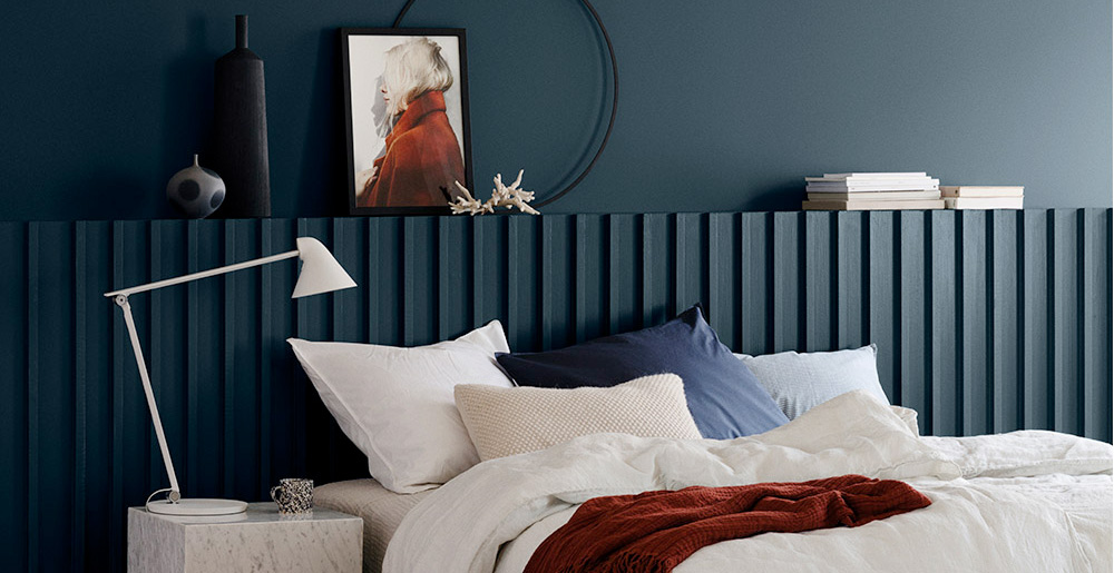 Dinding dengan warna cat cat rumah minimalis seri Industrial Blue dari Jotun / Jotun