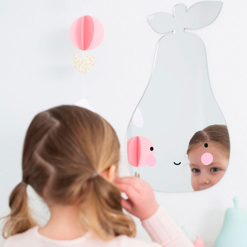 Cermin Berbentuk Unik untuk dekorasi kamar anak