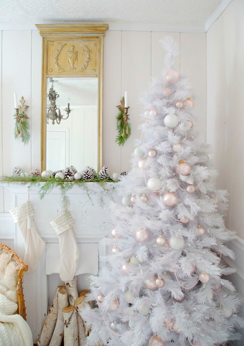 pohon natal warna putih